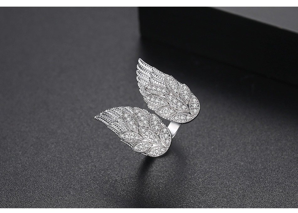 Angel Wings - Adjustable Female Ring