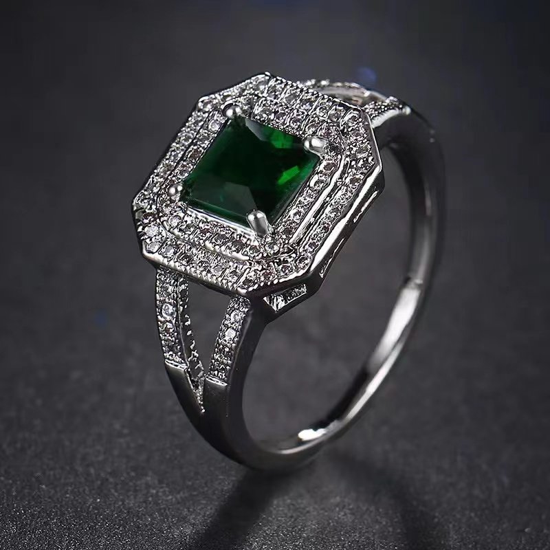 Center Spot - Green Women Ring