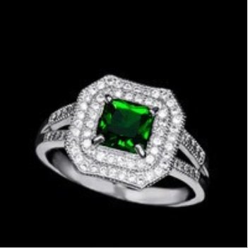 Center Spot - Green Women Ring — image 3