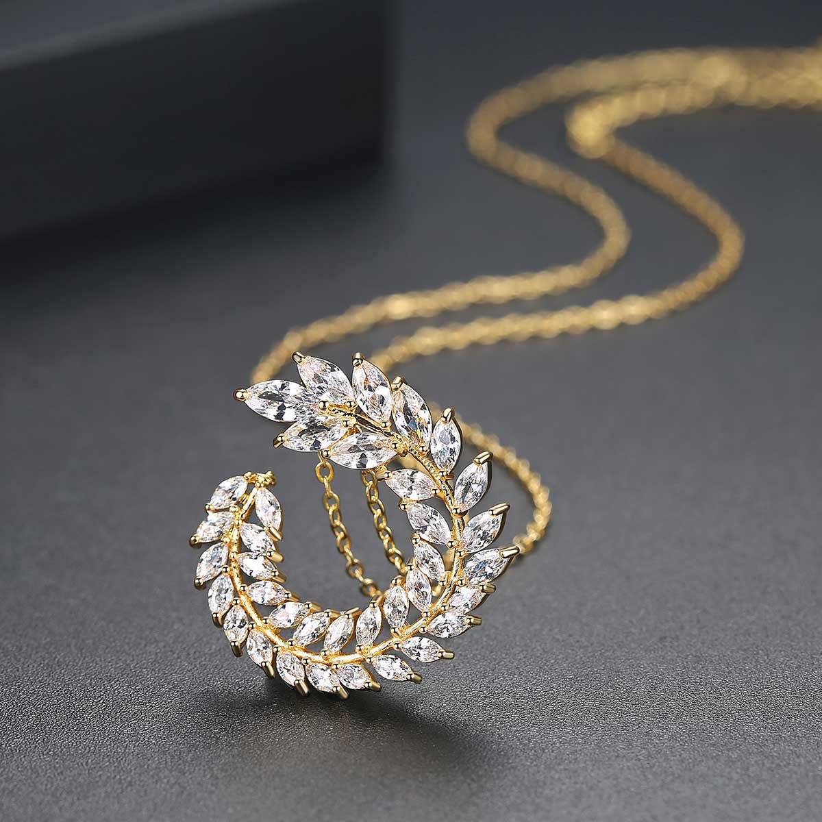 Curves - Fine Jewellery Necklace / Pendant for women