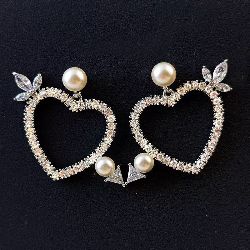 E3090 - White Earrings for Women