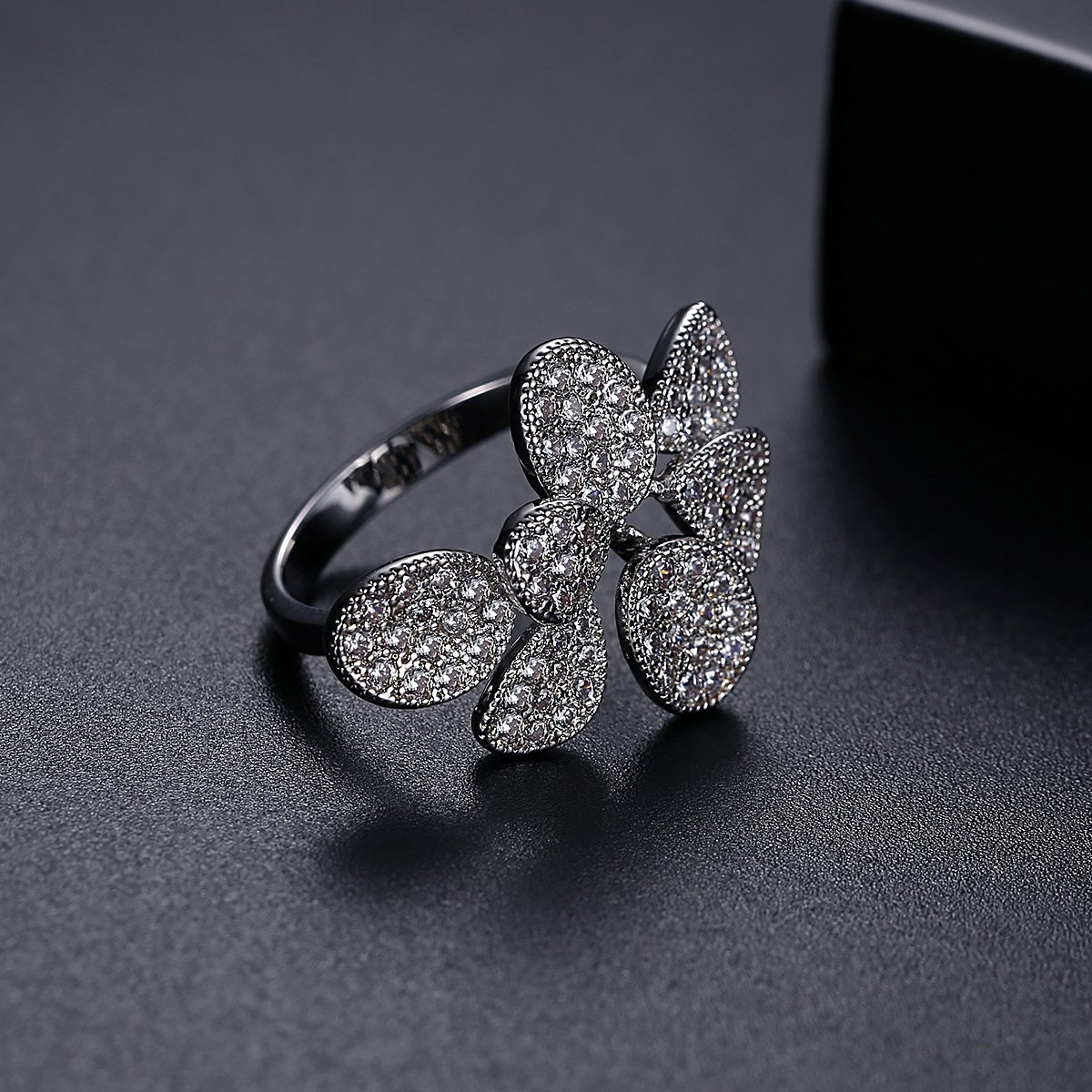 Lush Spread - Adjustable Women Ring — image 3
