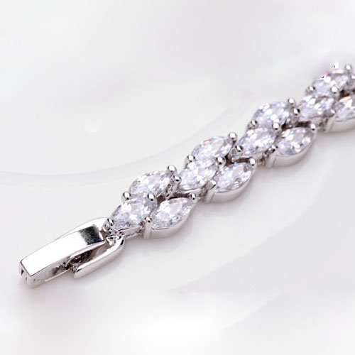 Moving Moon - Women Luxary Bracelet (WB55) — image 3