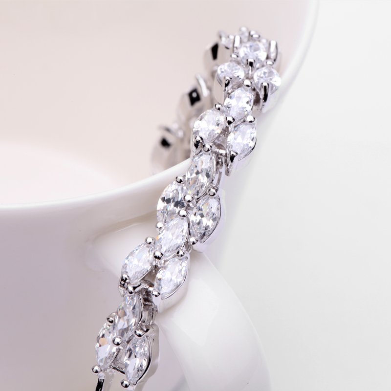 Moving Moon - Women Luxary Bracelet (WB55) — image 4