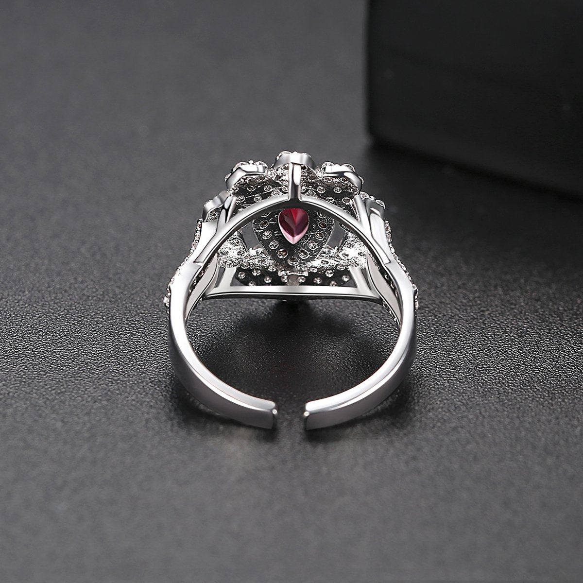 Sacred Tomb Green Emerald Ring for Women — image 3