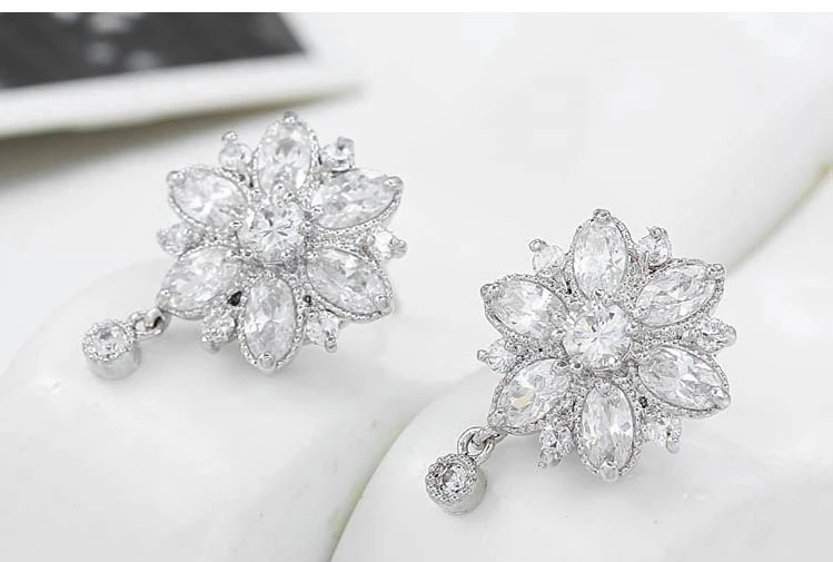 Snowflake - Pendant and Earring Set Women — image 8