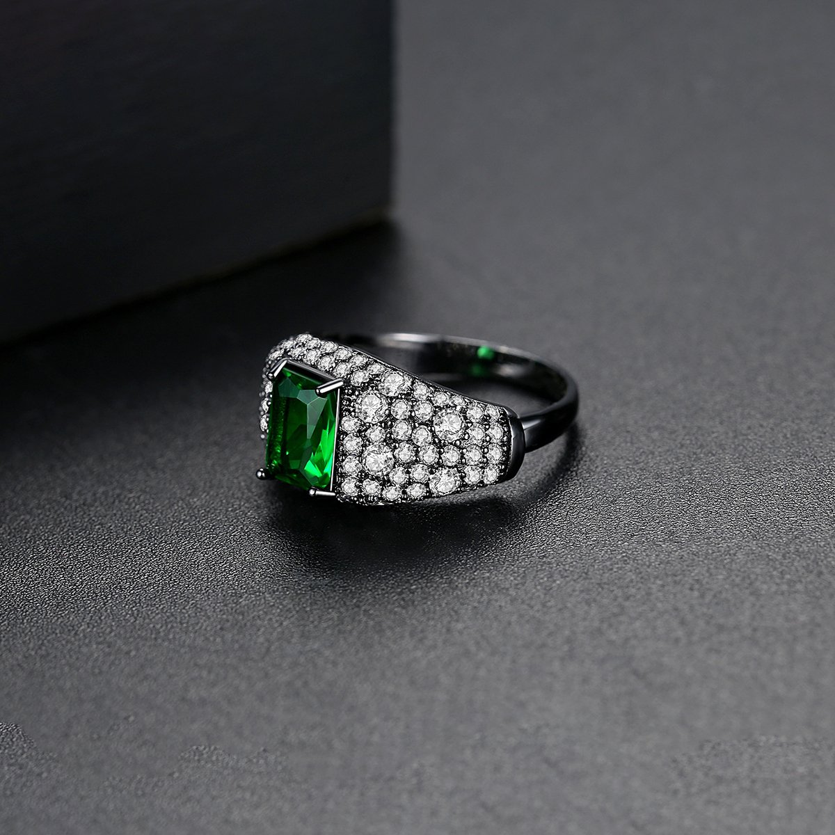 Surrounded Emerald Black Luxury Ring for Women — image 5