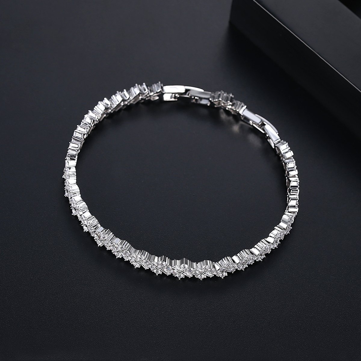 WB161 - Women Luxary Bracelet
