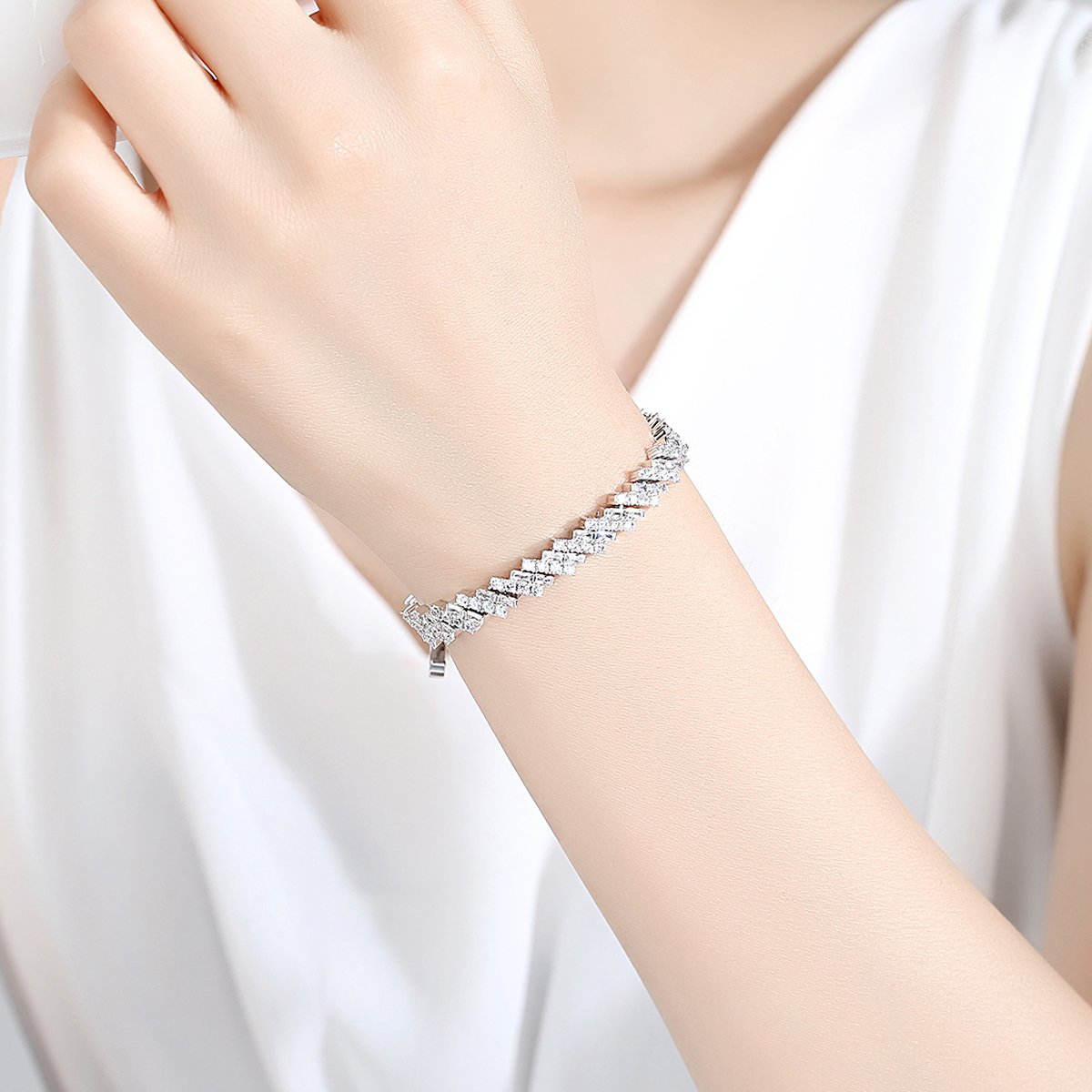 WB161 - Women Luxary Bracelet — image 4