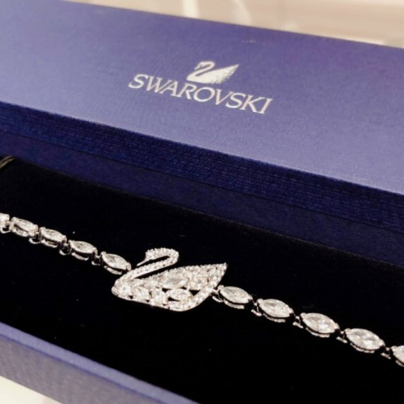 WB226 - Swan Women Bracelet in Rhodium