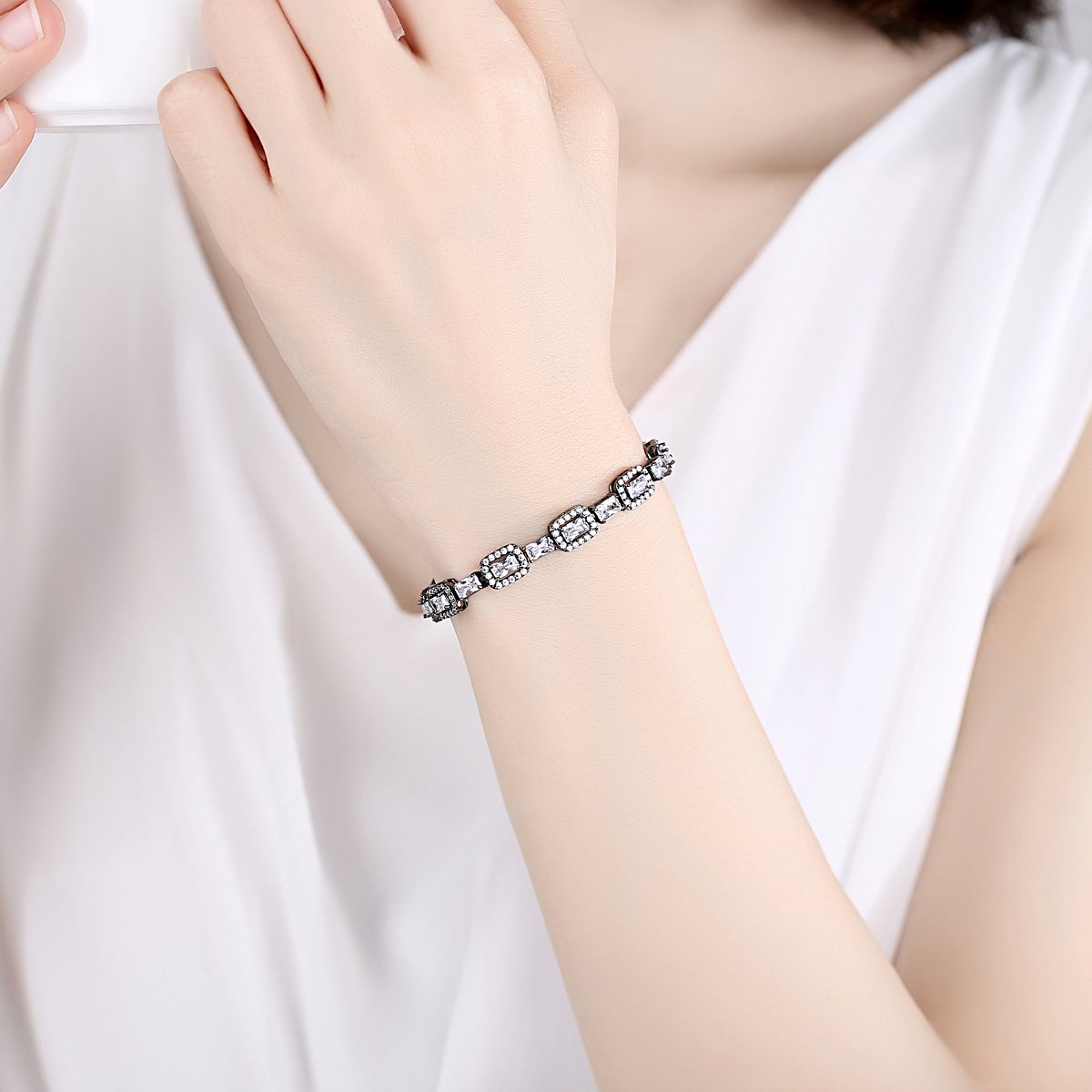WB241-Black Women Luxary Bracelet