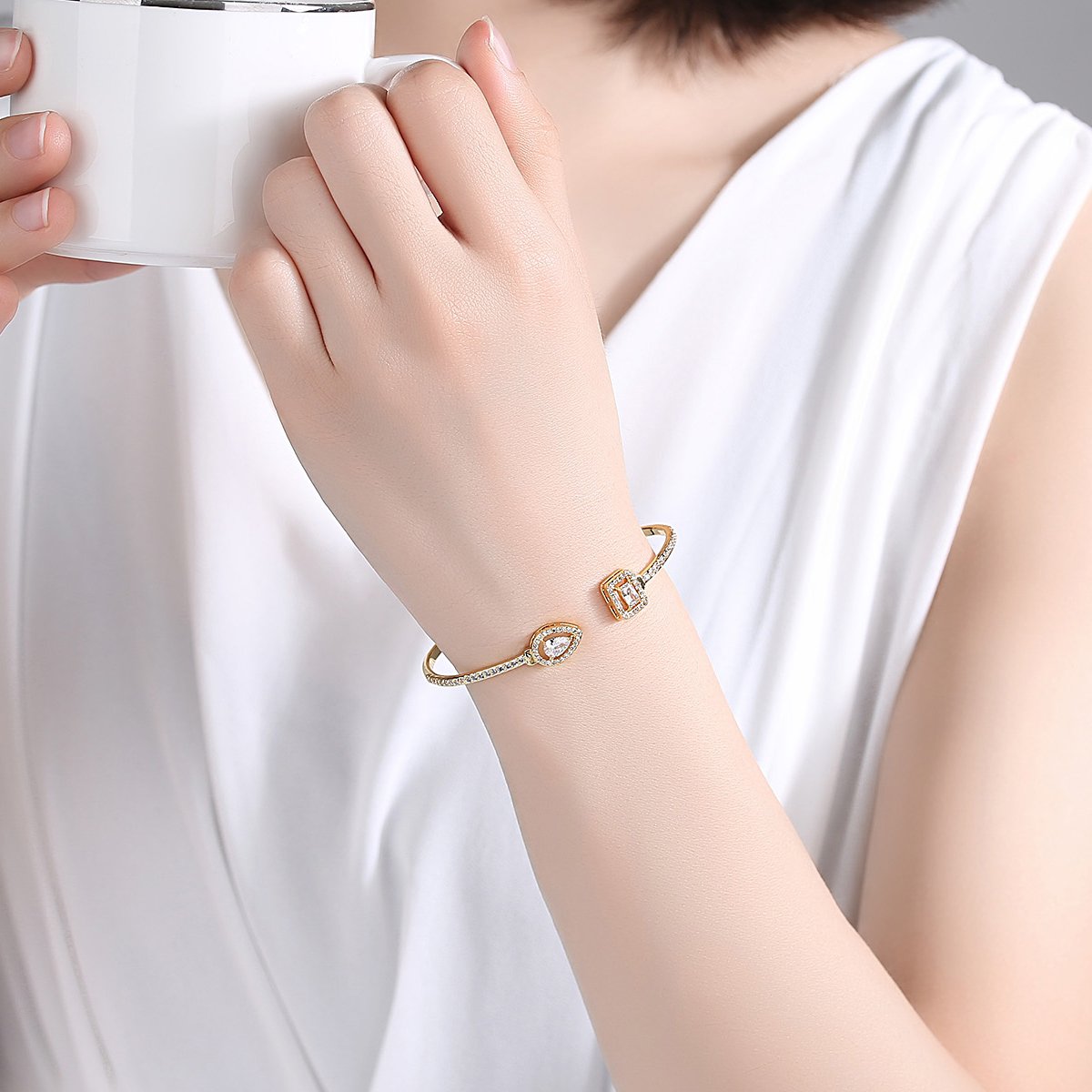 WB244-Silver Women Luxary Bracelet