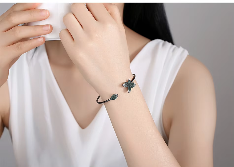 WB363 - Green Women Luxary Bracelet
