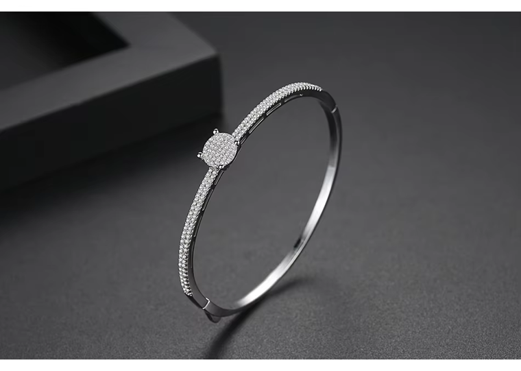 WB366-Silver Women Luxary Bracelet