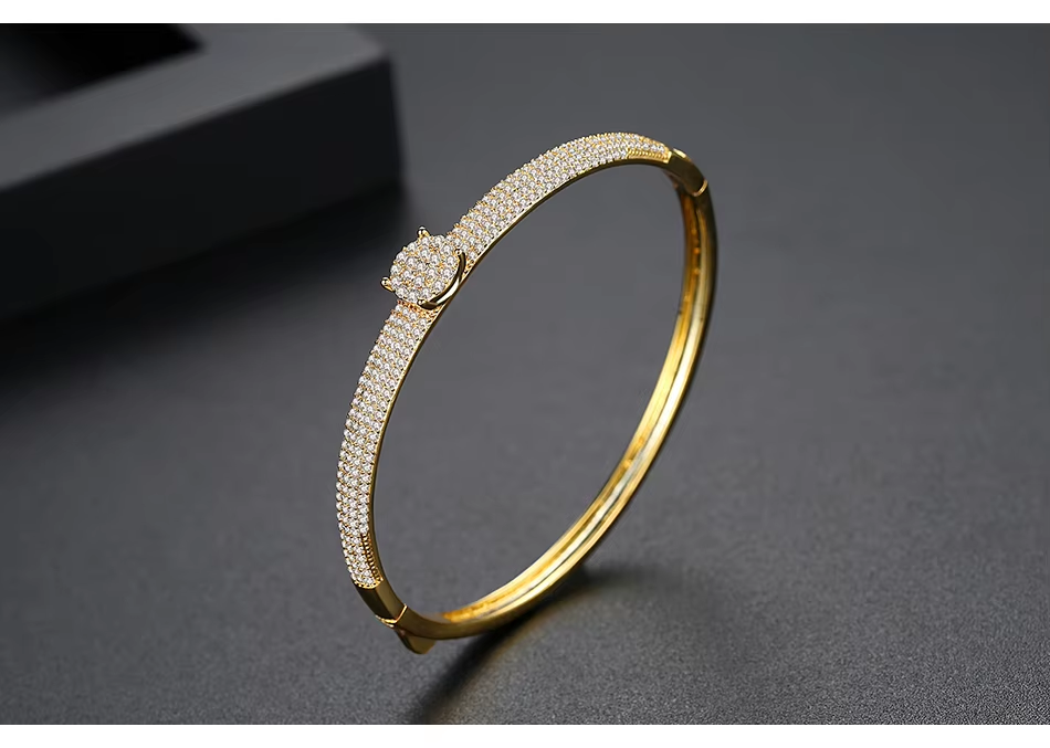WB386-Golden Women Luxary Bracelet