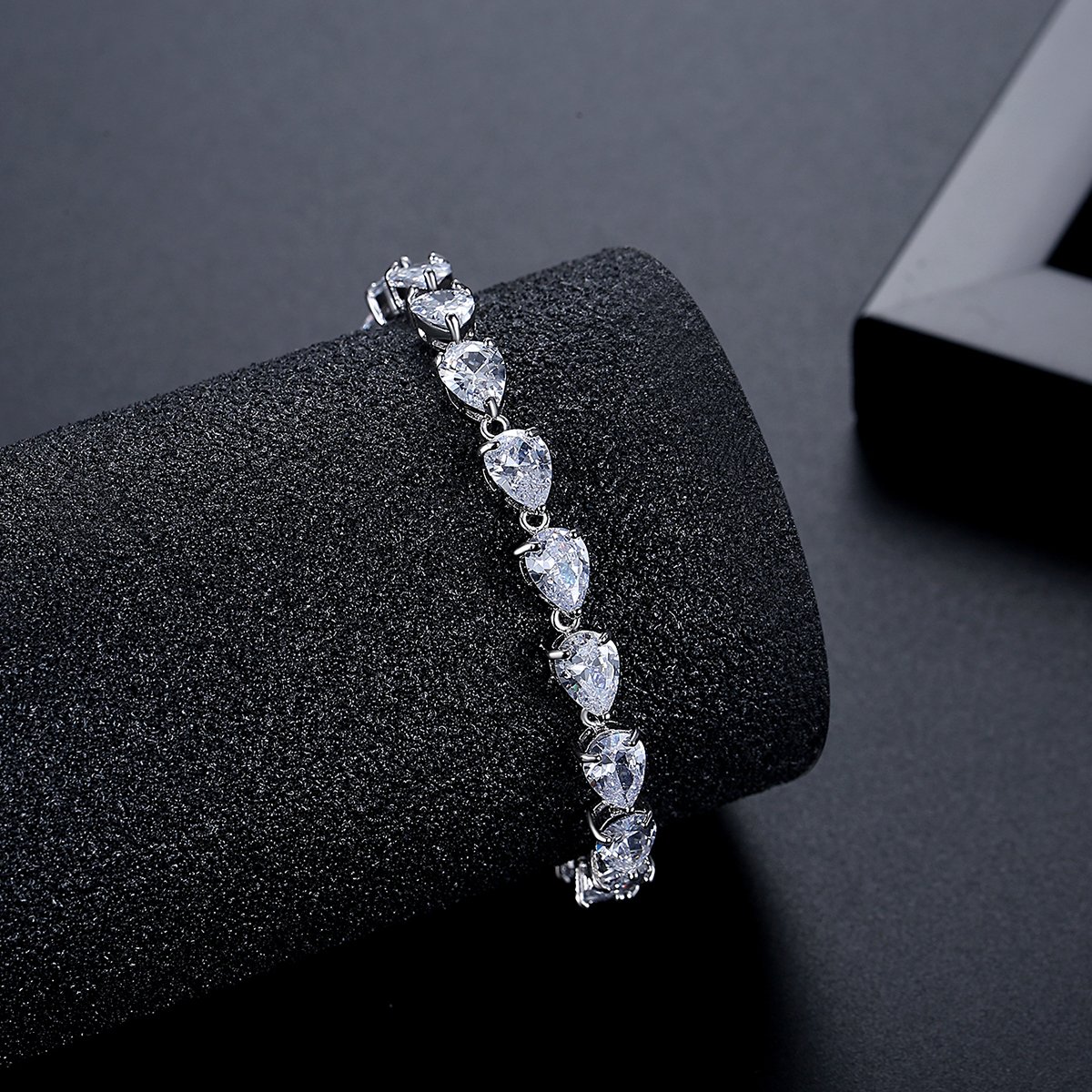 WB519- Women Luxary Bracelet — image 3