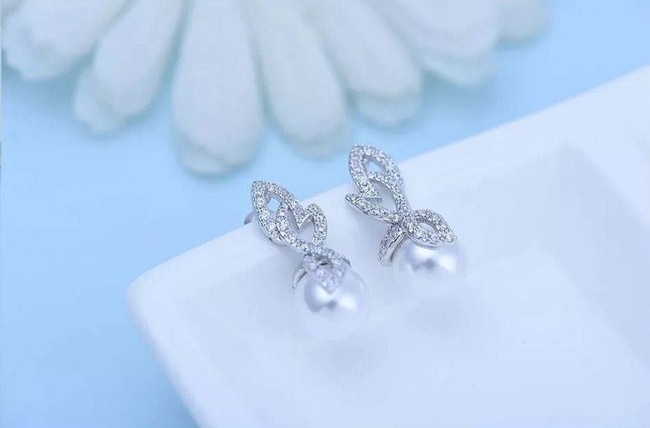 WE250- White Women Earrin — image 5