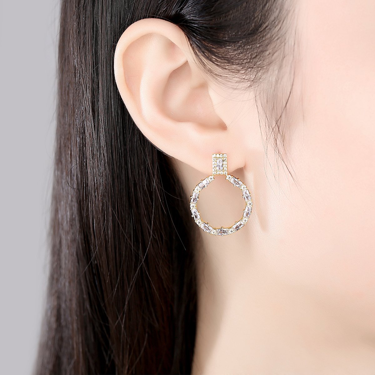 WE582 - White Earrings for Women — image 3