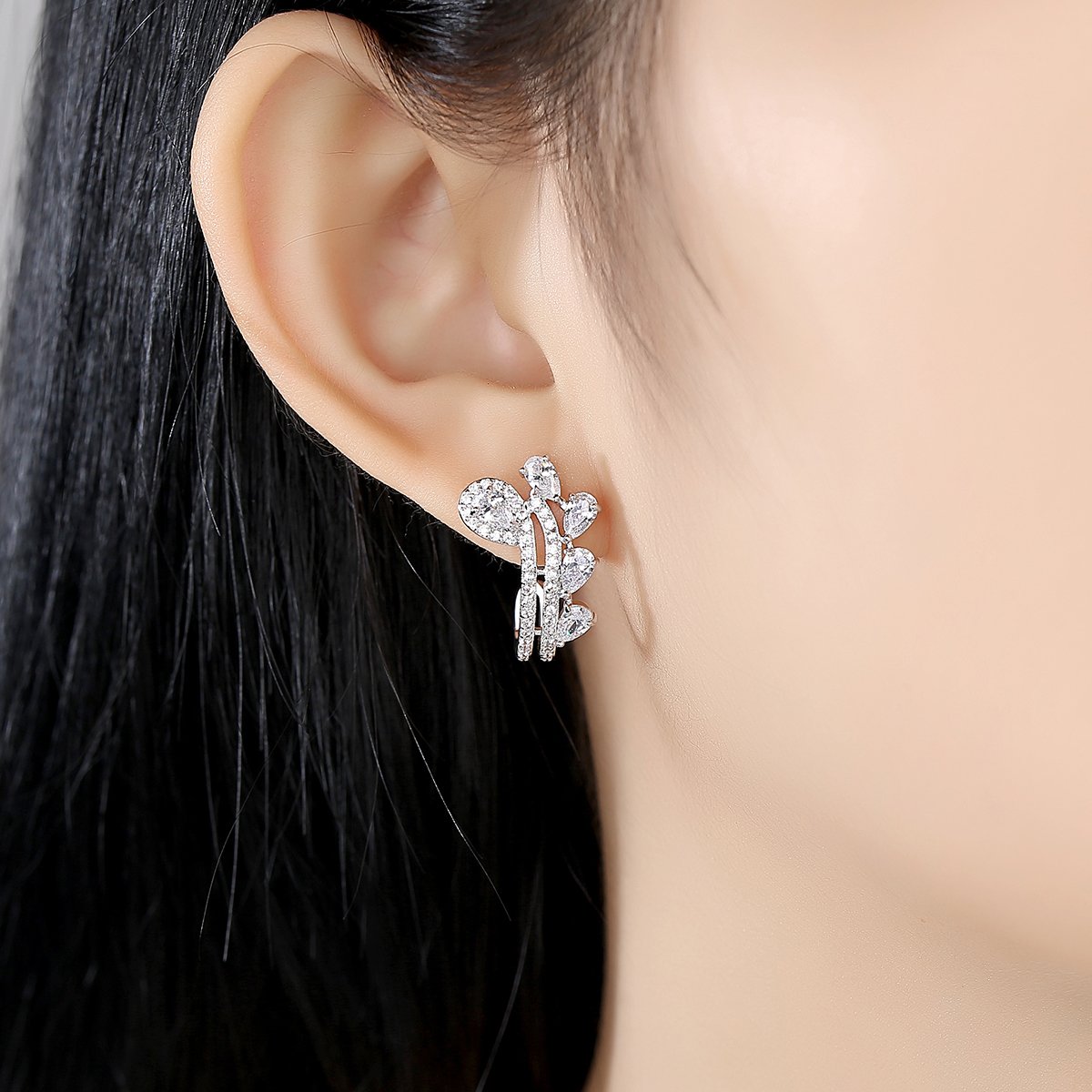 WE599 - White Women Earrings