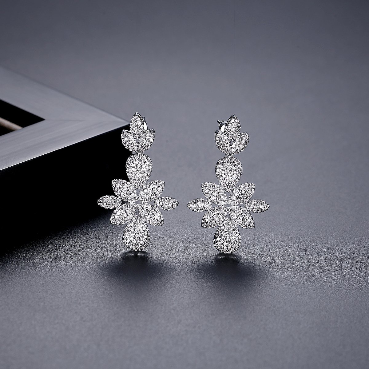 WE669- White Women Earring