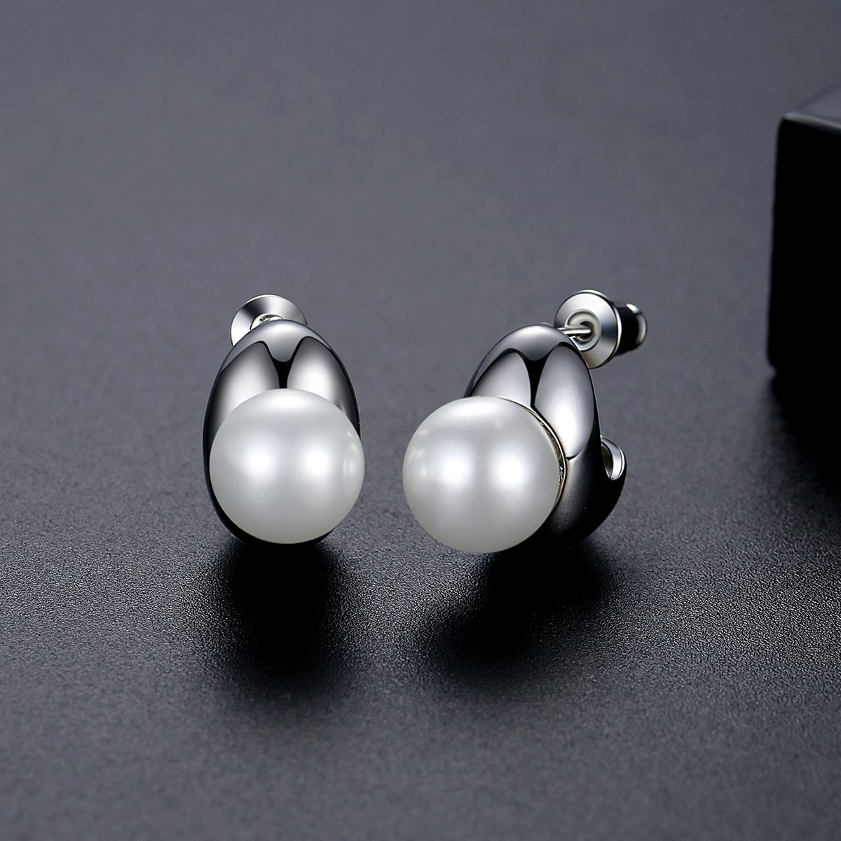 WE722- Golden Earrings for Women — image 3
