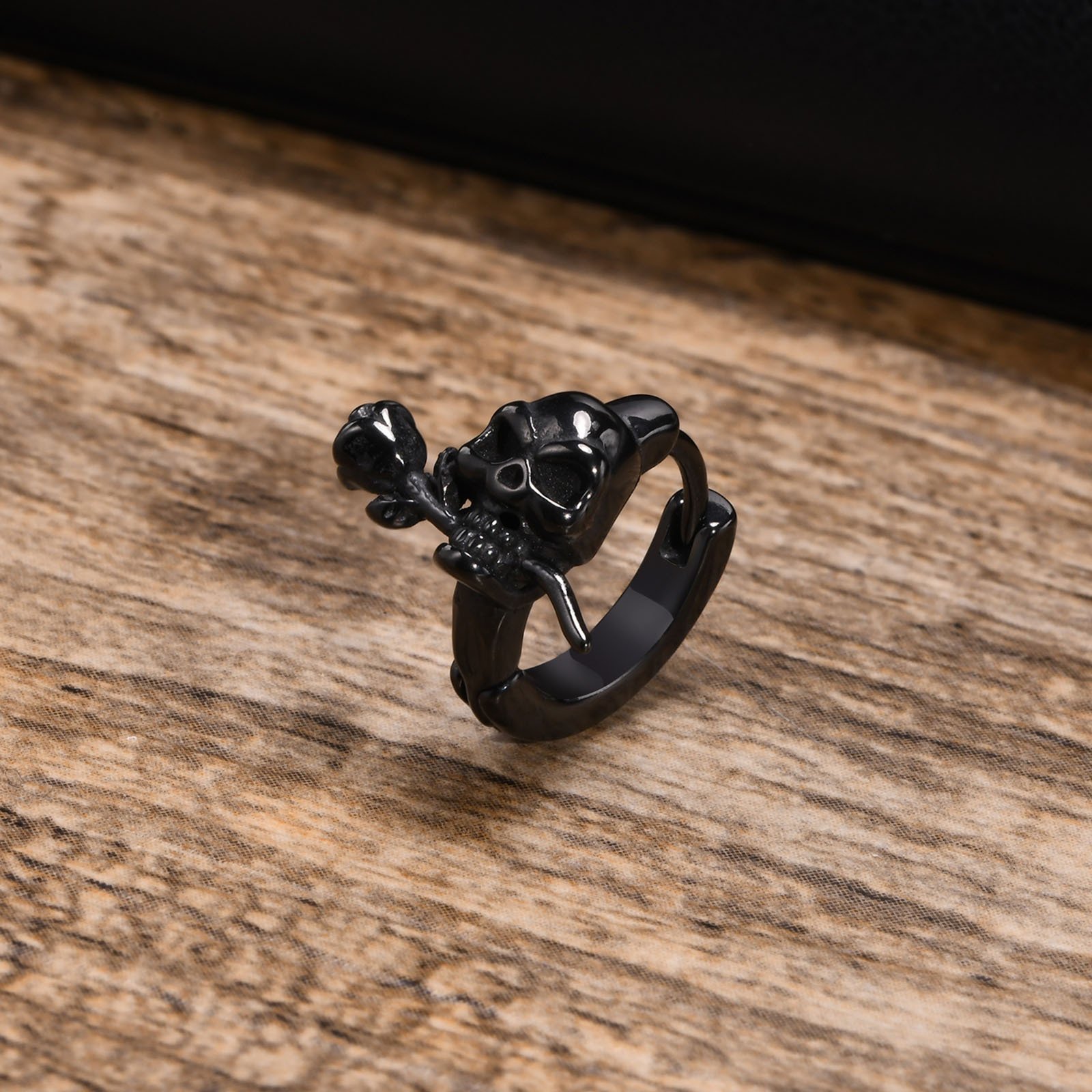 WM-E10 Black Ear Studs Men Earring