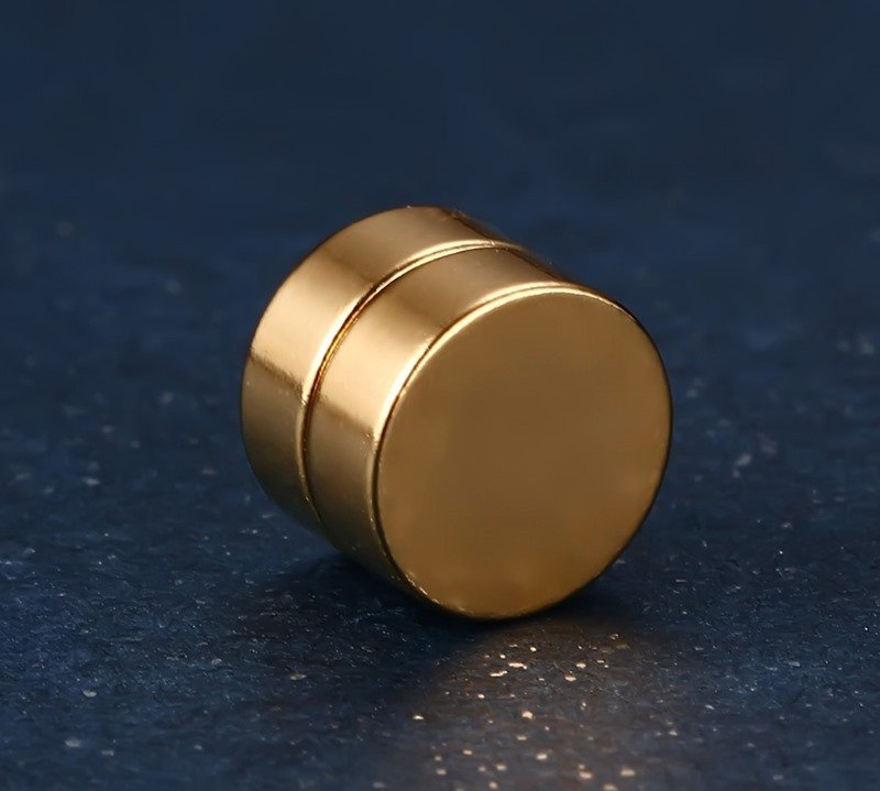 WM-E13 Golden Men Stud Earrings