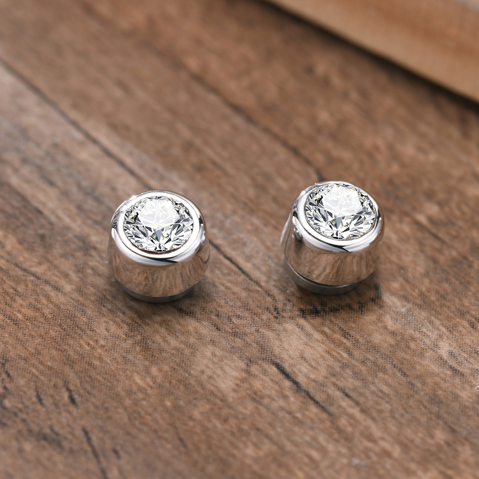 WM-E16 Silver Men Stud Earrings