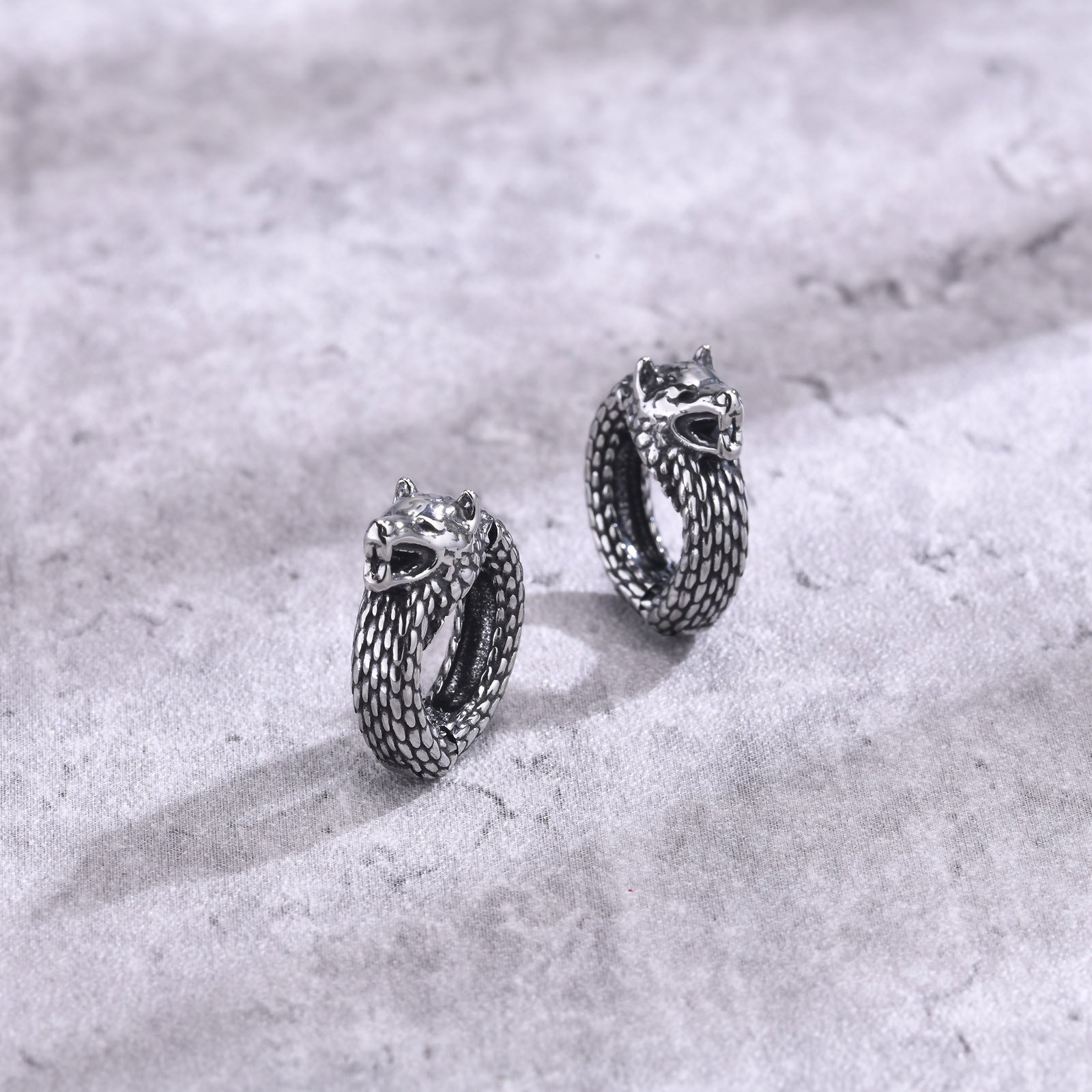 WM-E21 Silver Snake Ear Studs Men Earring