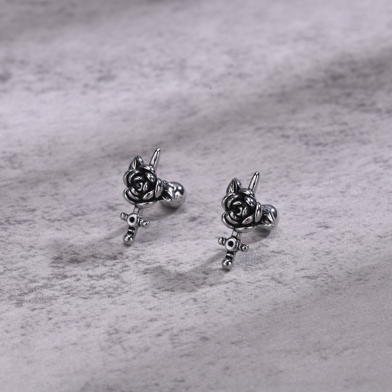 WM-E32 Silver Ear Studs Men Earring