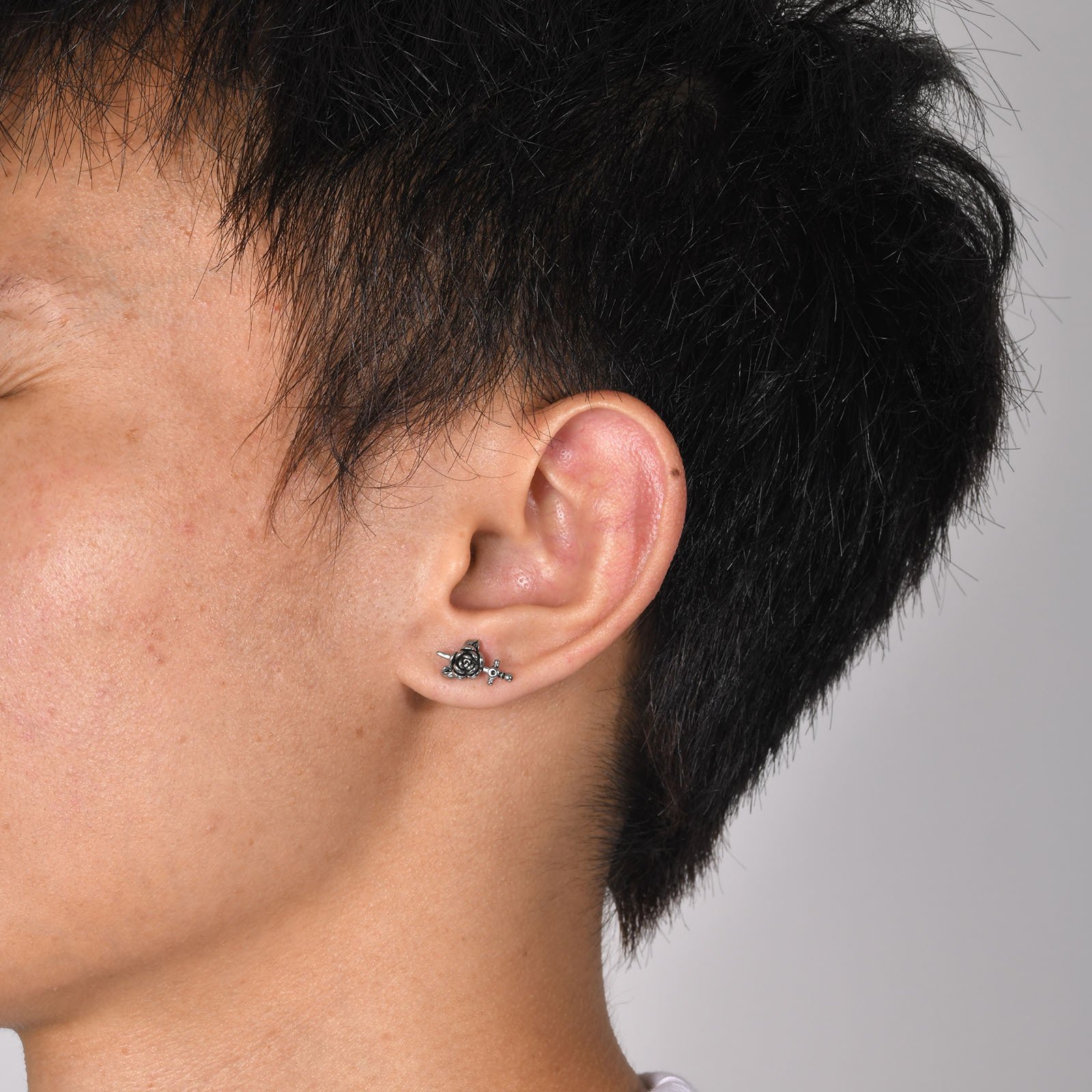 WM-E32 Silver Ear Studs Men Earring