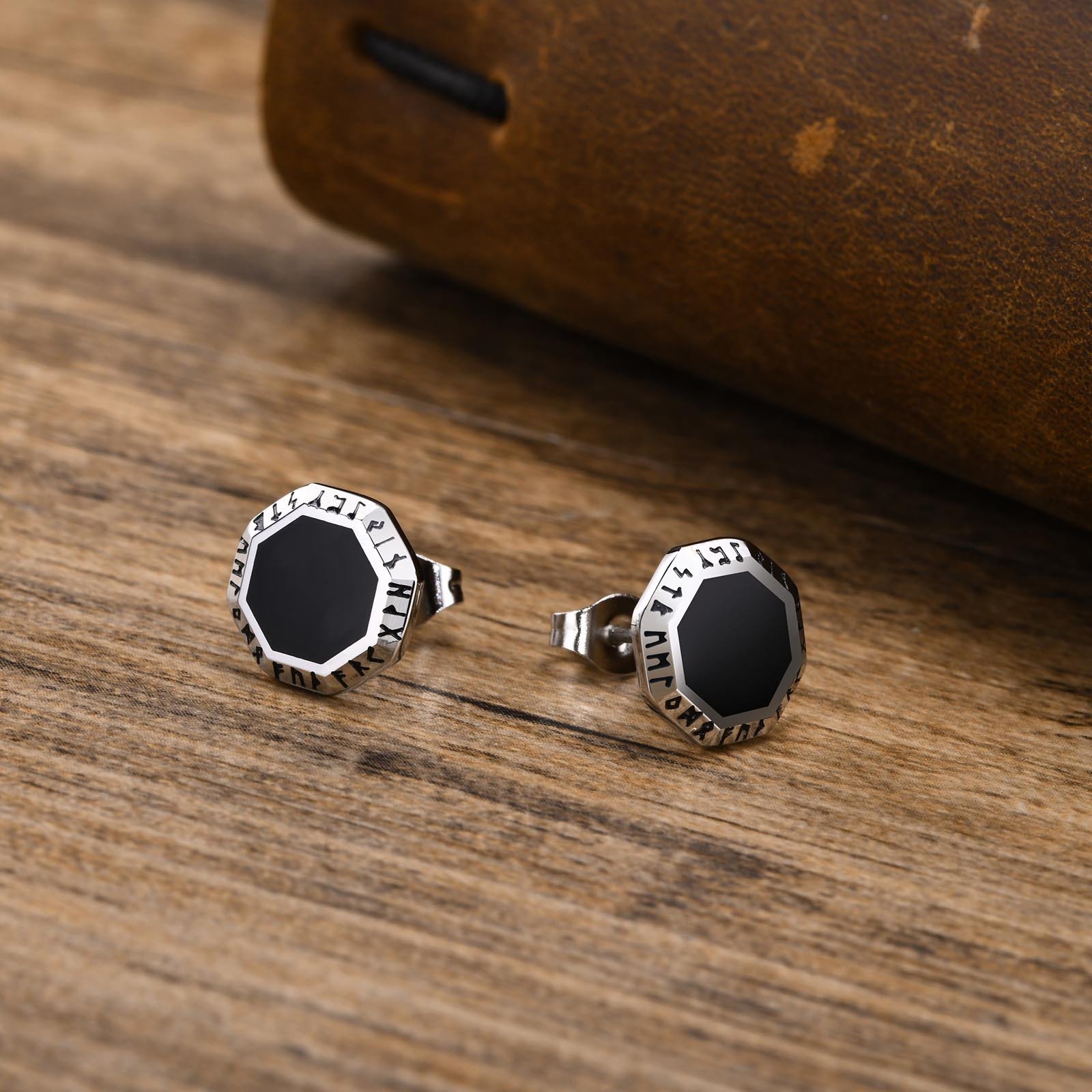 WM-E34 Silver-Black Ear Studs Men Earring — image 4