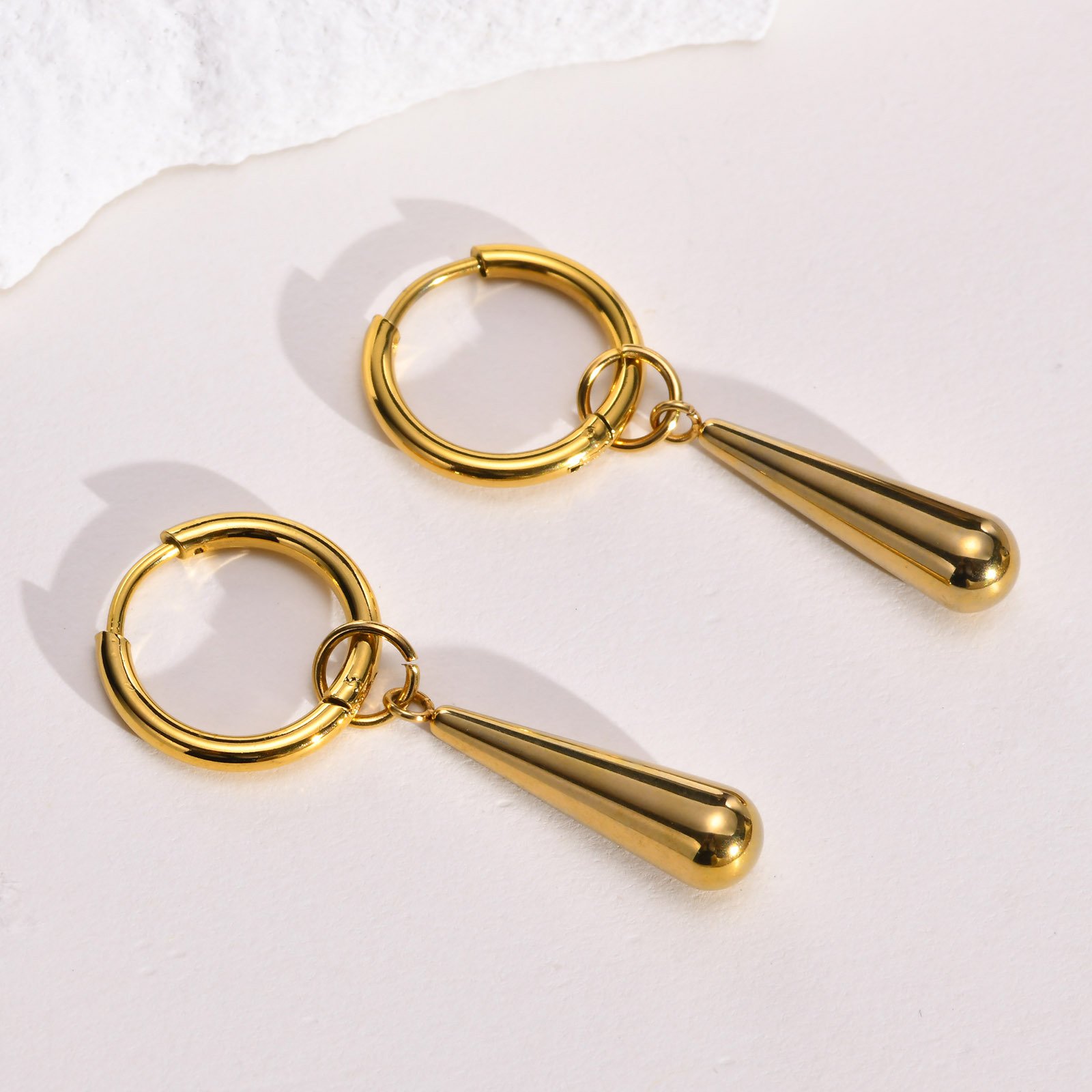 WM-E35 Golden Ear Studs Men Earring — image 8