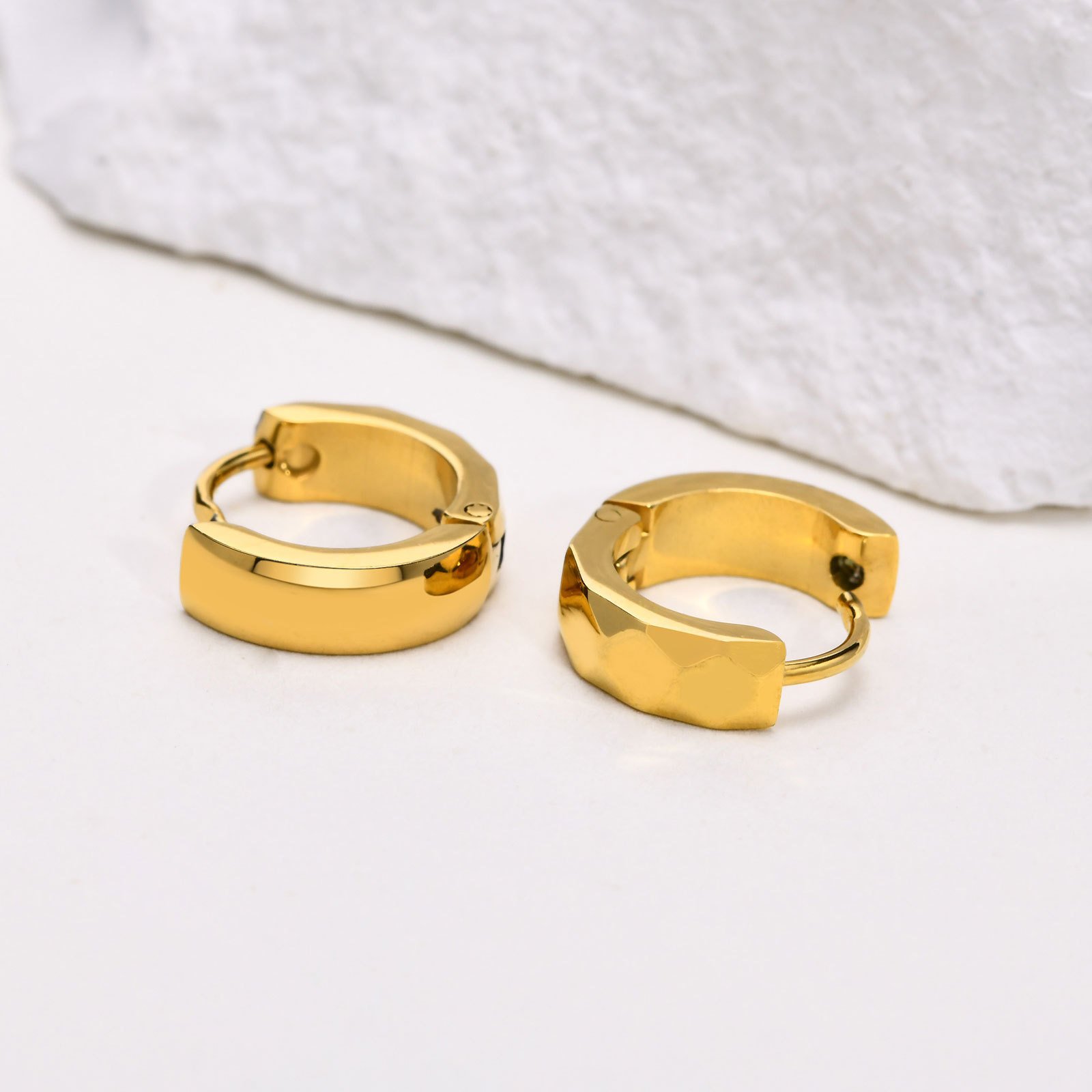 WM-E48 Golden Ear Studs Men Earring — image 3