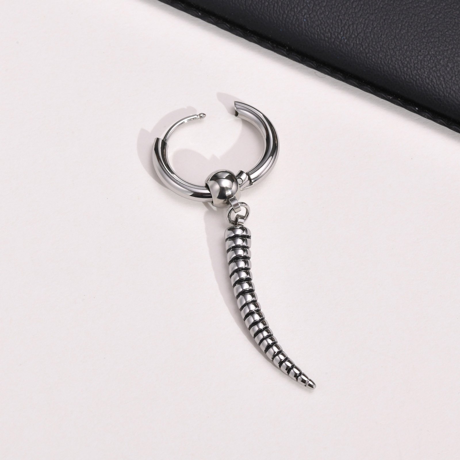 WM-E52 Silver Ear Studs Men Earring