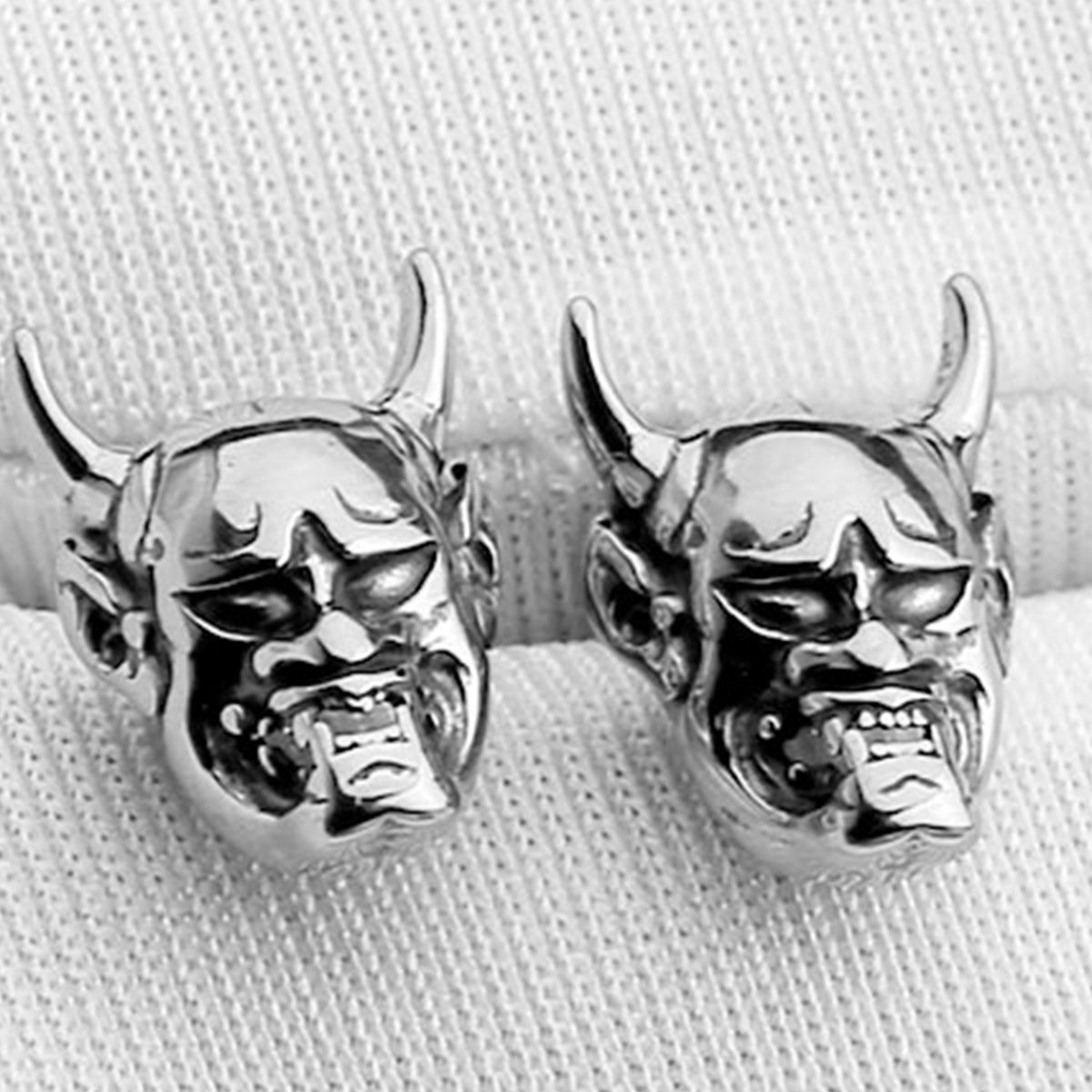 WM-E58 Silver Ear Studs Men Earring