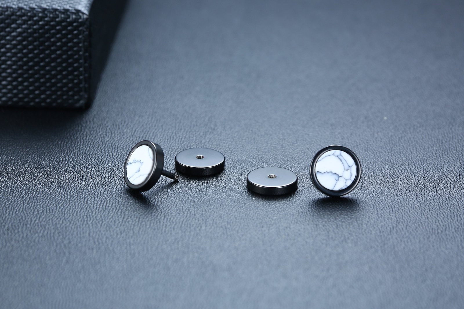 WM-E59 Brown Ear Studs Men Earring — image 11