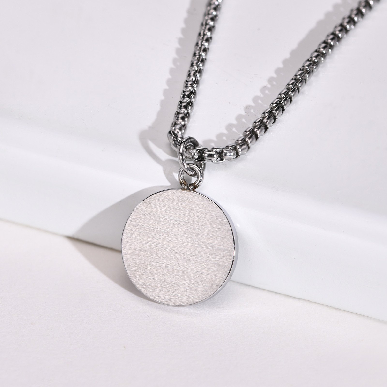 WM-P110 Black Men, Women Necklace Pendant with Chain