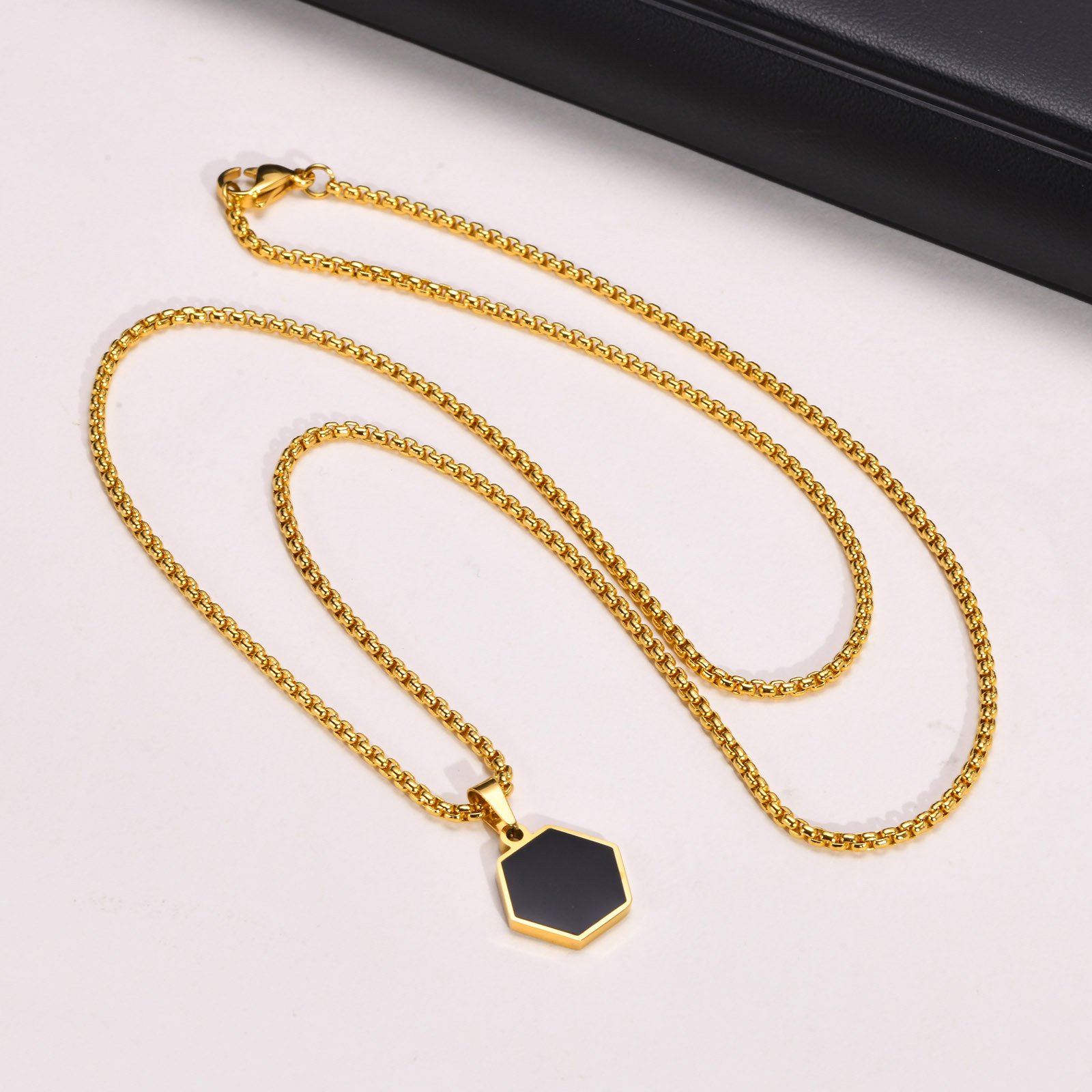 WM-P88 Golden Men, Women Necklace Pendant with Chain