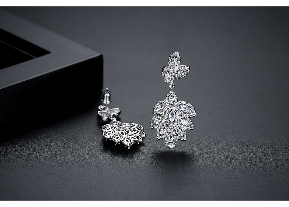 Women Luxury Earrings - WE704 — image 3