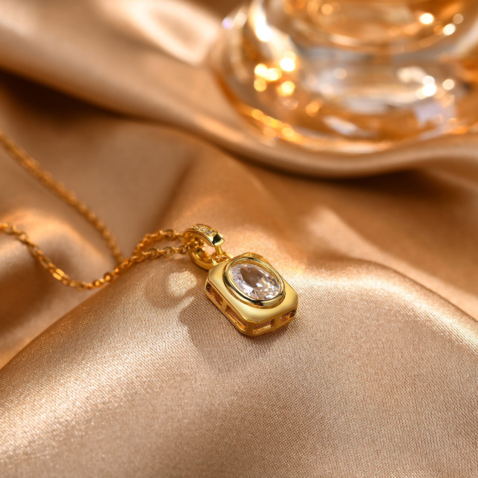 WP490 - Gold White Necklace Pendant for Women
