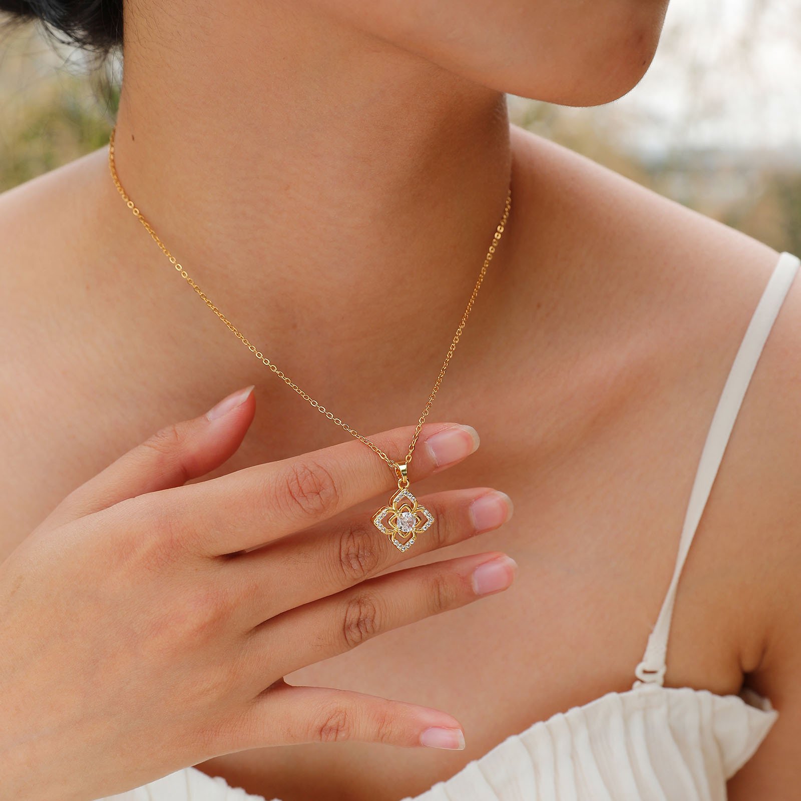WP495 - Golden Necklace Pendant for Women — image 4