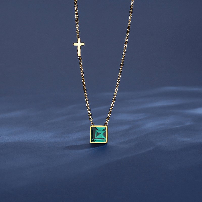 WP528 - Golden Necklace Pendant for Women