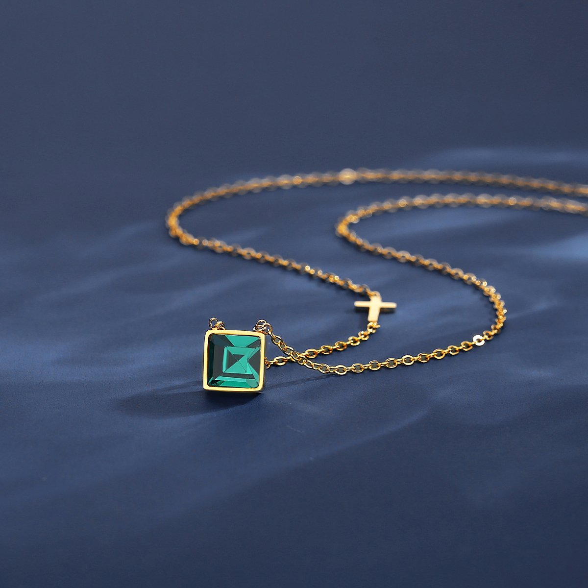 WP528 - Golden Necklace Pendant for Women — image 4