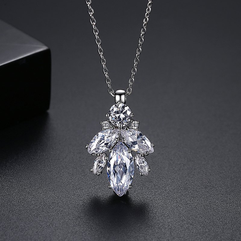 WP625 - White Women Necklace Pendan