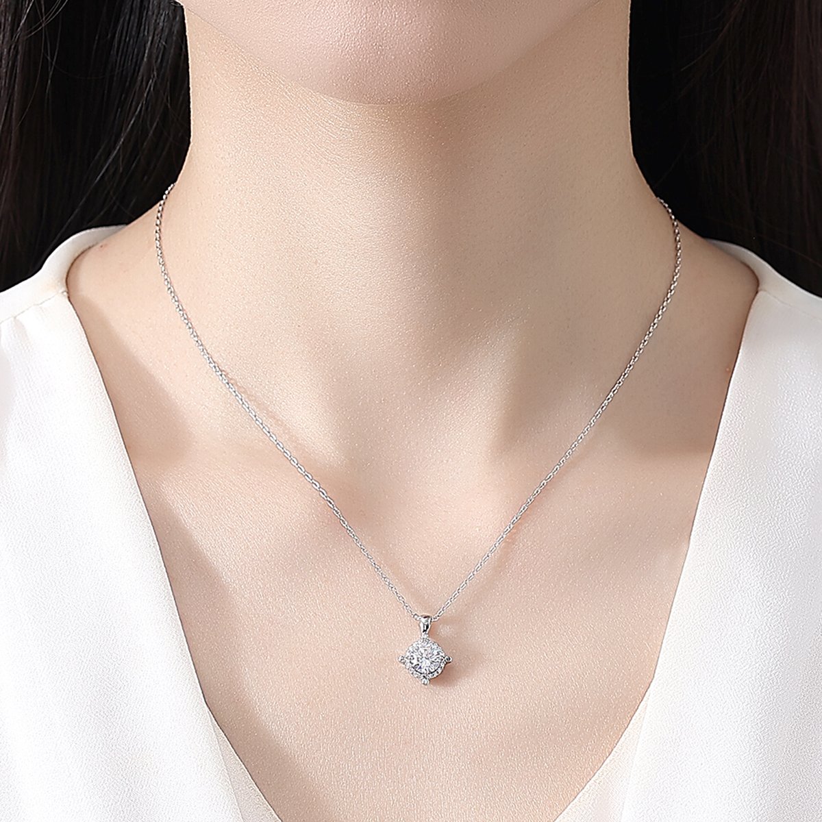 WP628 - White Women Necklace Pendan