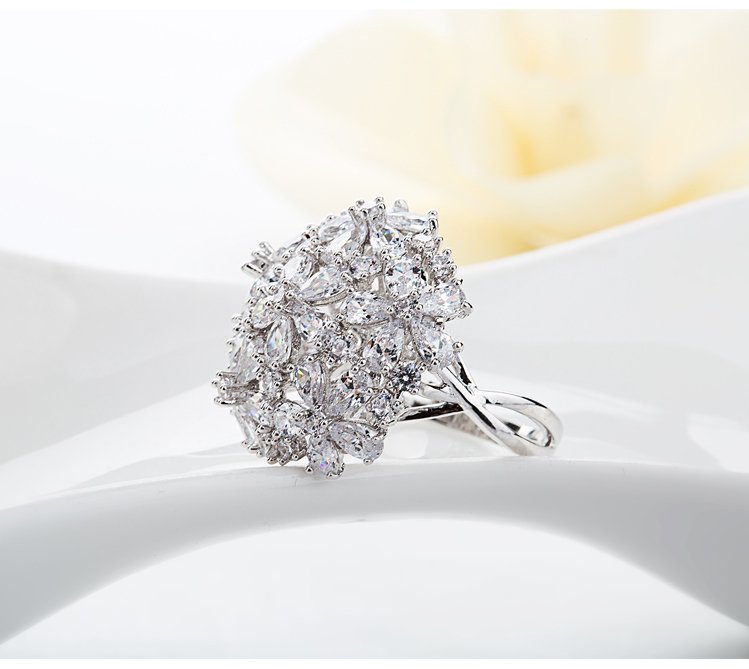 WR106 Golden Luxury Ring for Women — image 14