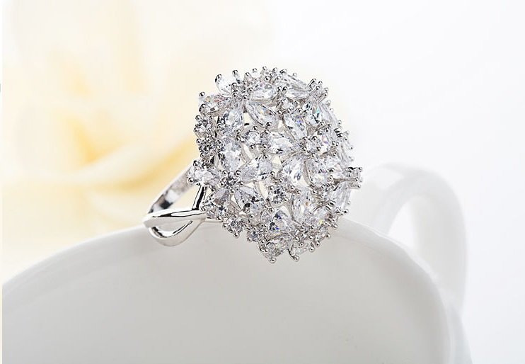 WR106 Golden Luxury Ring for Women — image 15