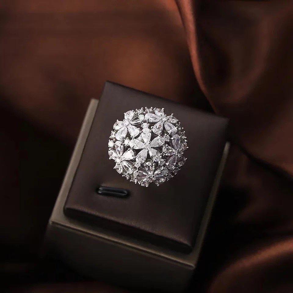 WR106 Golden Luxury Ring for Women — image 16