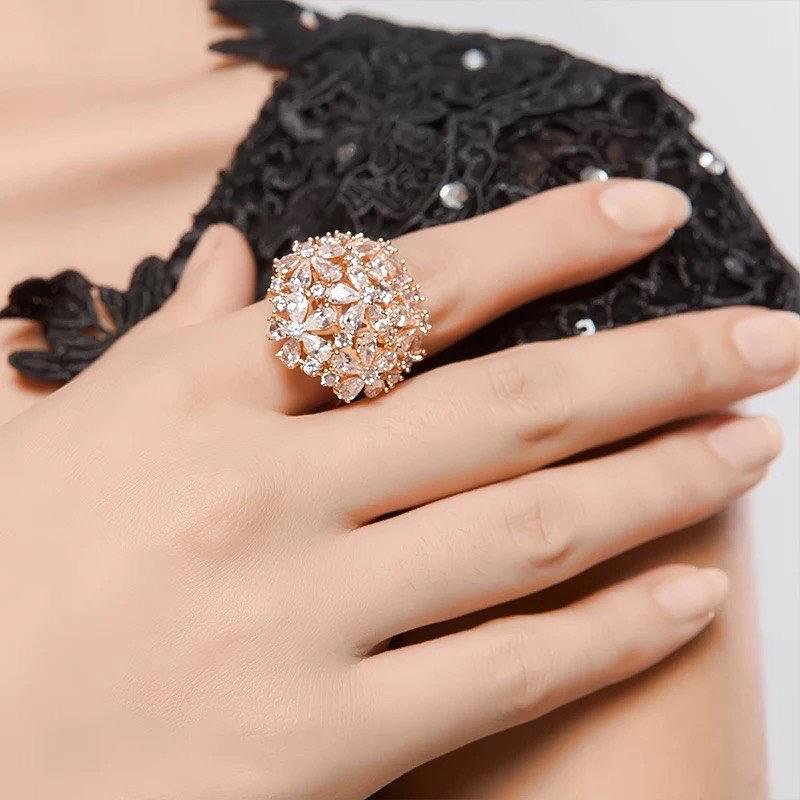 WR106 Golden Luxury Ring for Women — image 9